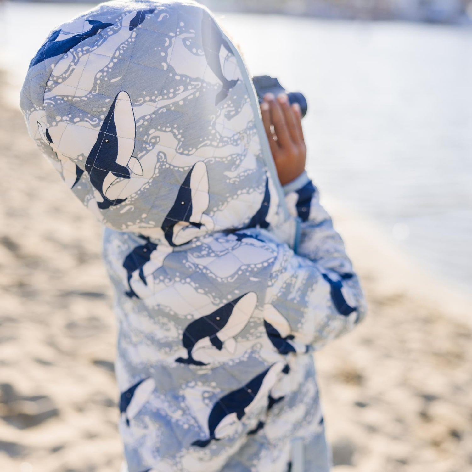 Print Quilted Jacket with Sherpa-Lined Hood in Stormy Sea Splashing Whales/Natural Boat Rope