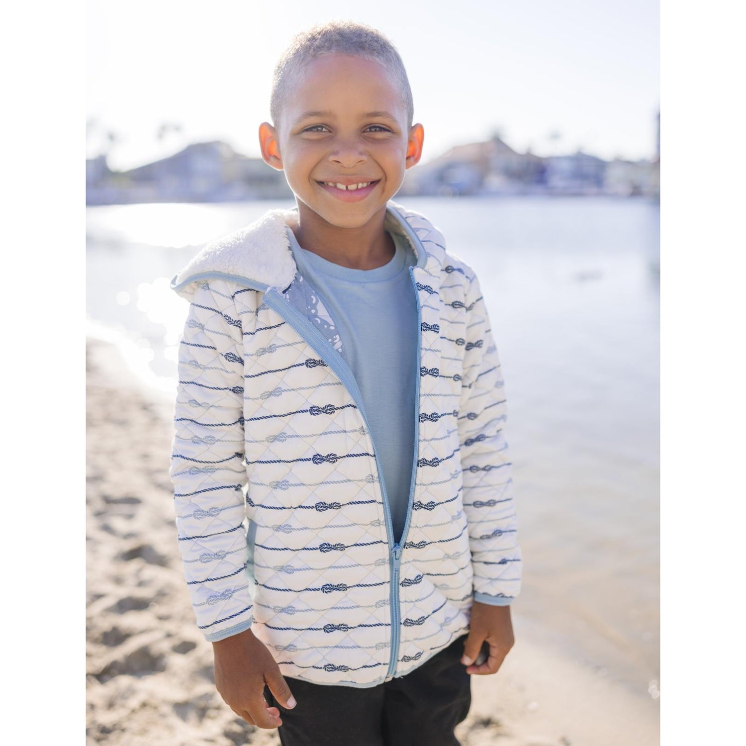 Print Quilted Jacket with Sherpa-Lined Hood in Natural Boat Rope/Stormy Sea Splashing Whales