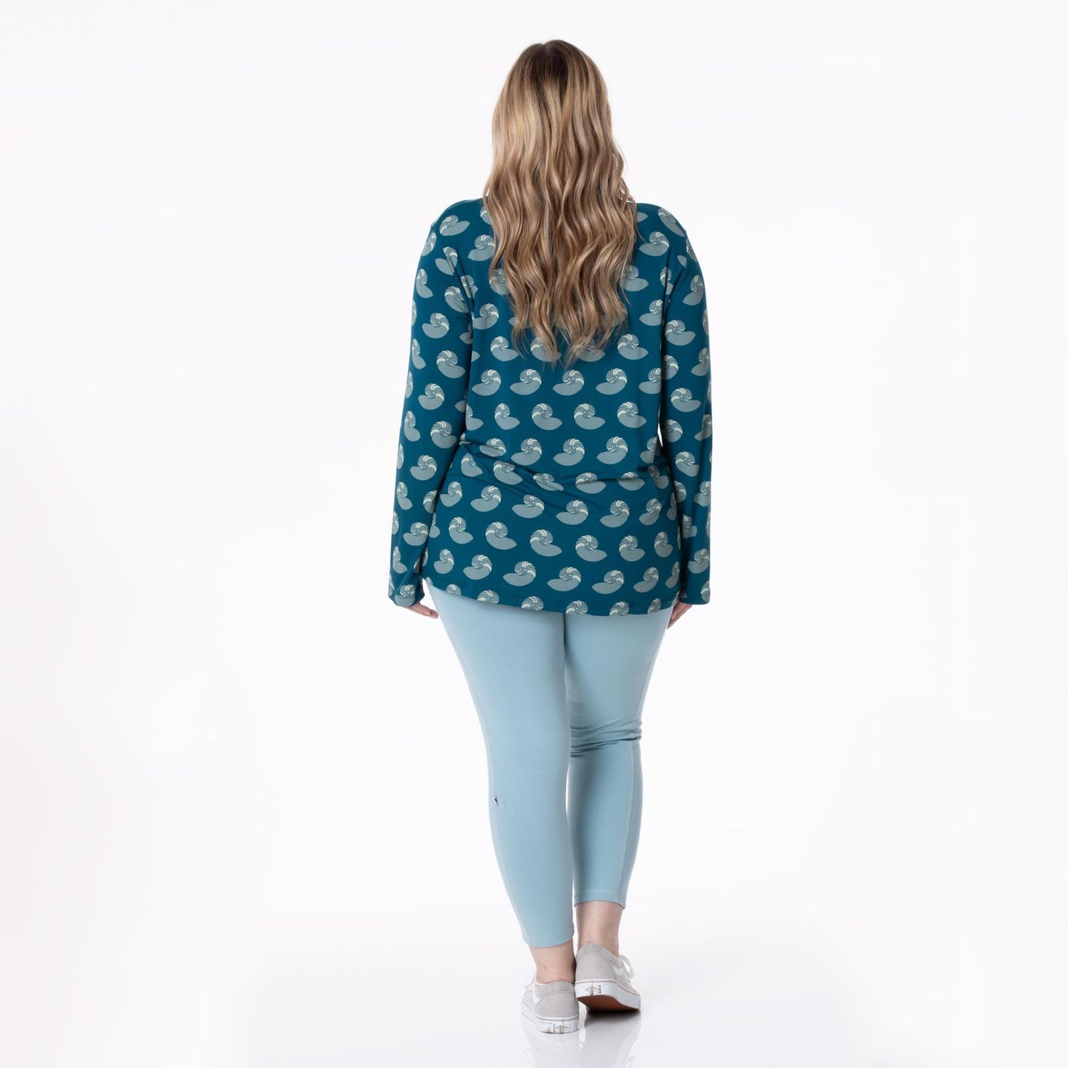 Women's Print Long Sleeve Relaxed Tee in Peacock Nautilus