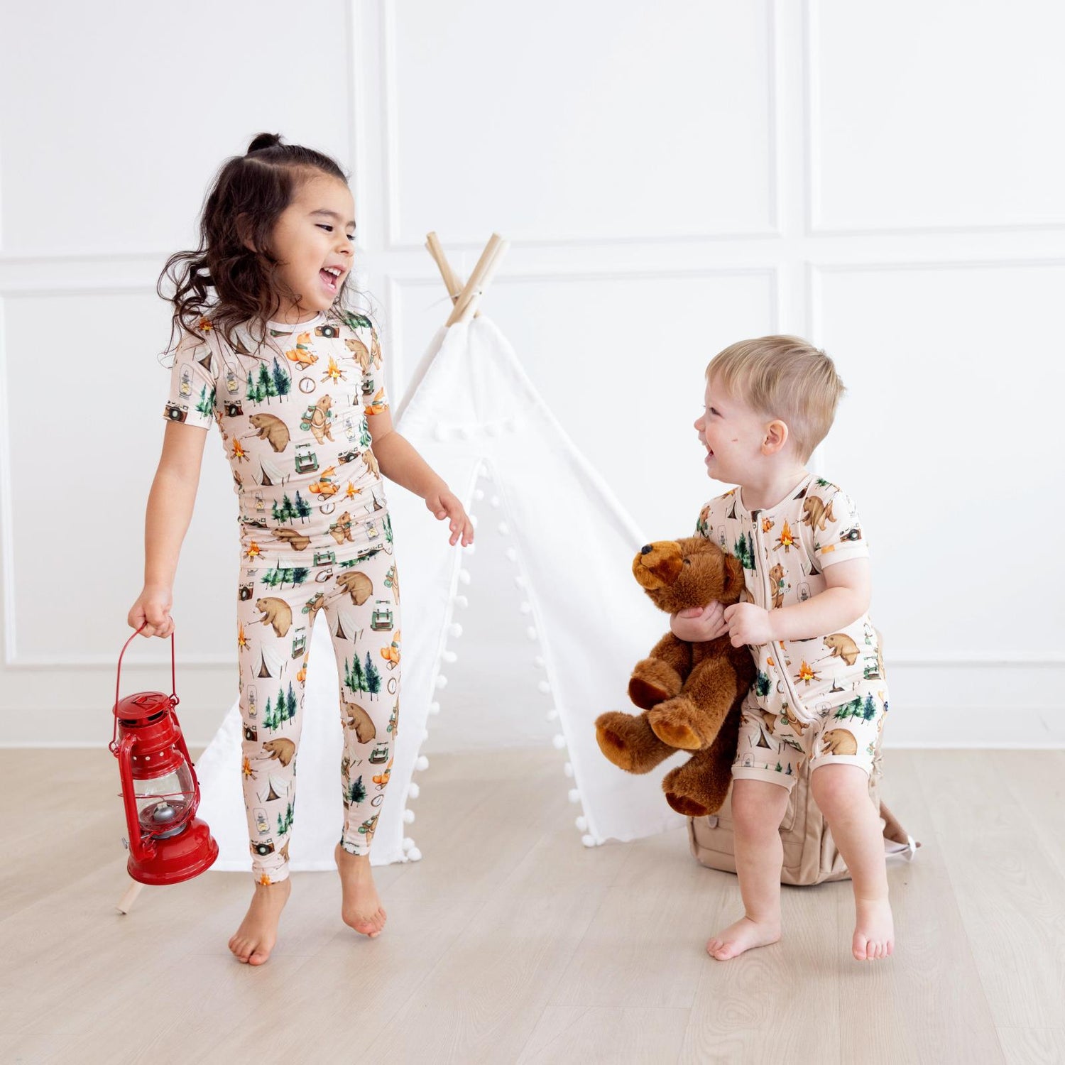 Print Short Sleeve Pajama Set in Latte Camping Animals (359937)