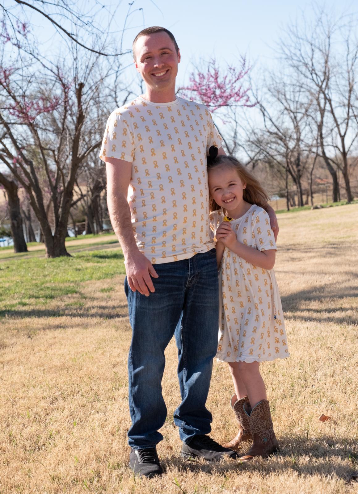 Men's Print Short Sleeve Tee in Gold Ribbon