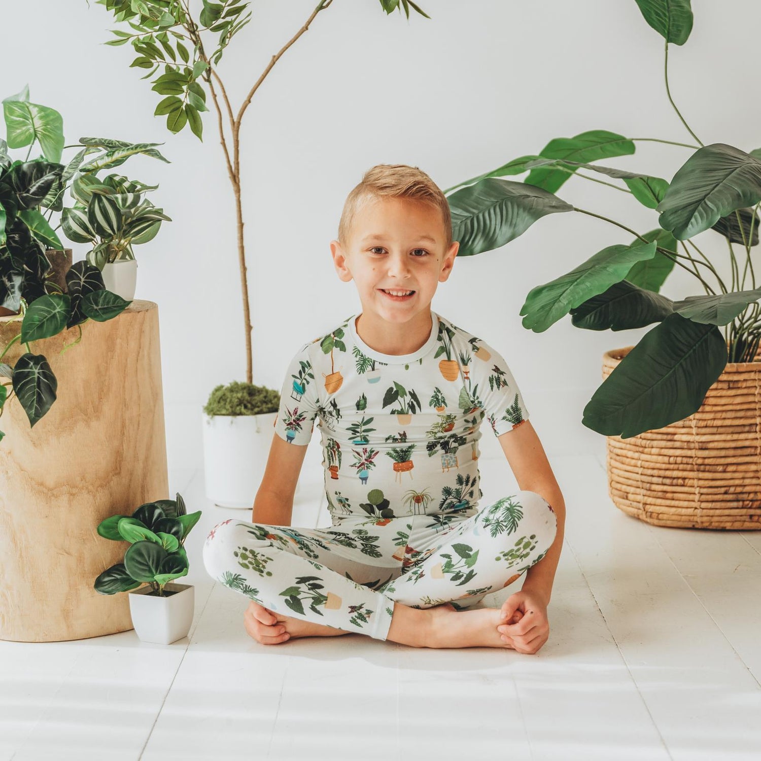 Print Short Sleeve Pajama Set in Fresh Air House Plants (313769)