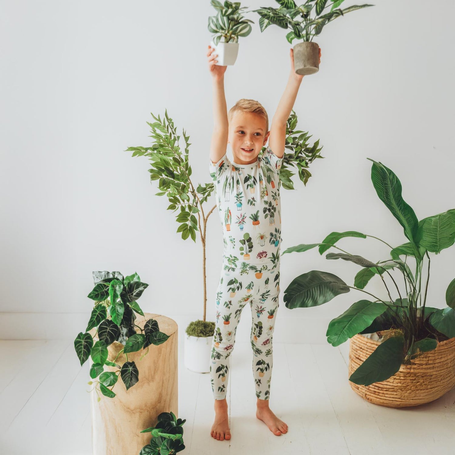 Print Short Sleeve Pajama Set in Fresh Air House Plants (359352)