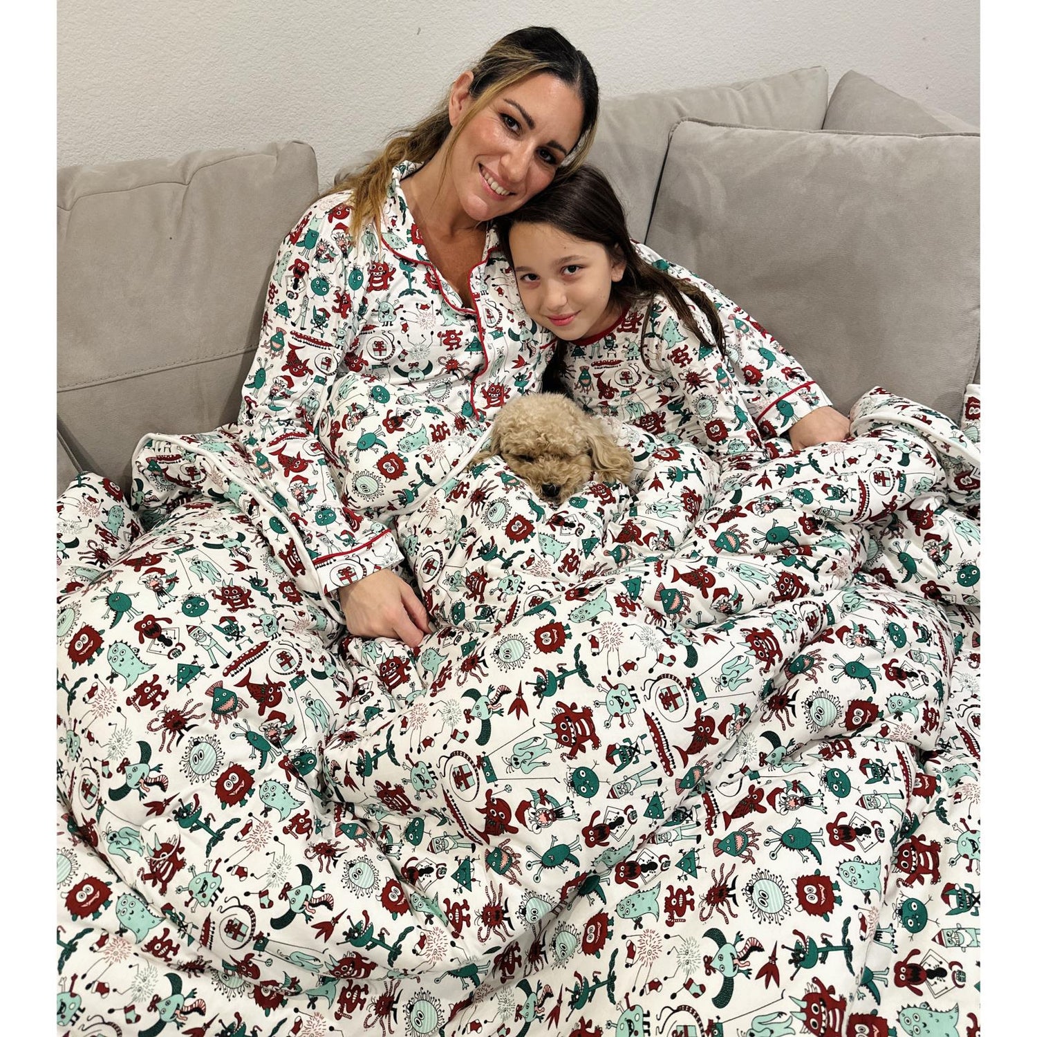 Print Fluffle Throw Blanket with Embroidery in Merry Monsters (355949)