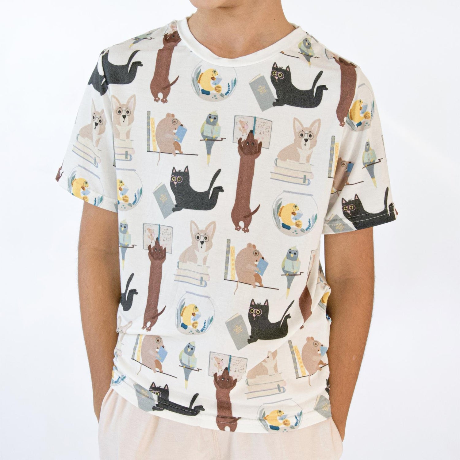 Print Short Sleeve Crew Neck Tee and Lightweight Drawstring Shorts Set in Natural Books & Pets (359389)