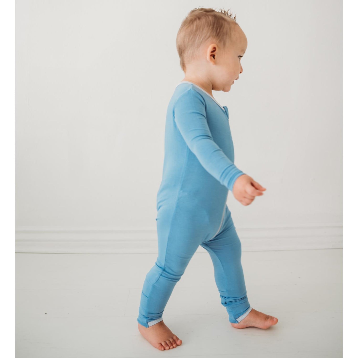 Convertible Sleeper with Zipper in Dream Blue with Dew